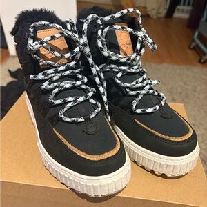 Sorel Black and Tan Women's Sneakers